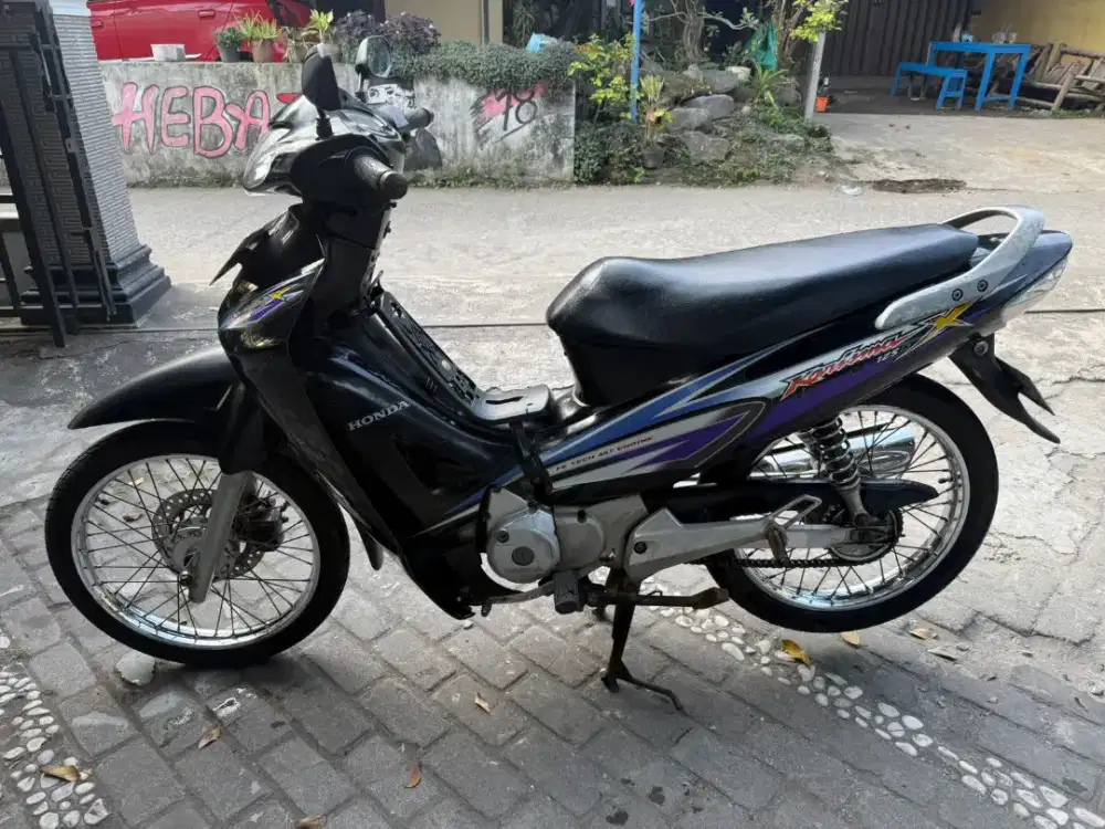 Karisma kharisma THN 2004 plat AB sleman