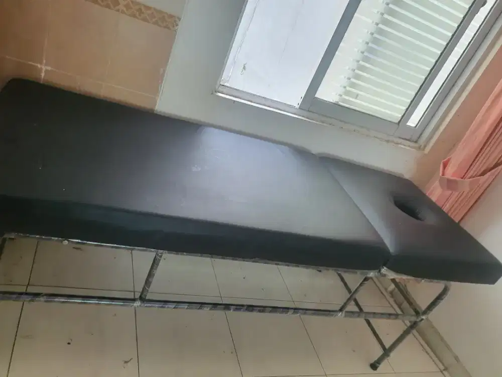 Ranjang massage