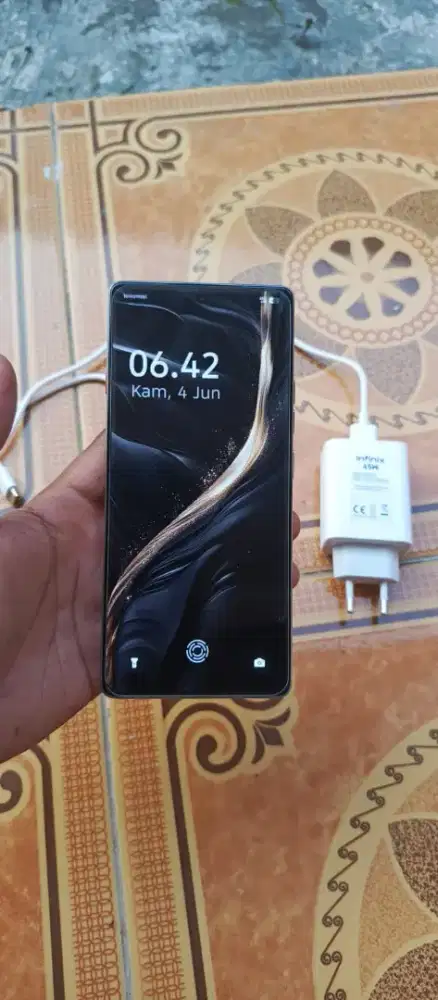 TECHNO CAMON 40 RAM 8+8/256