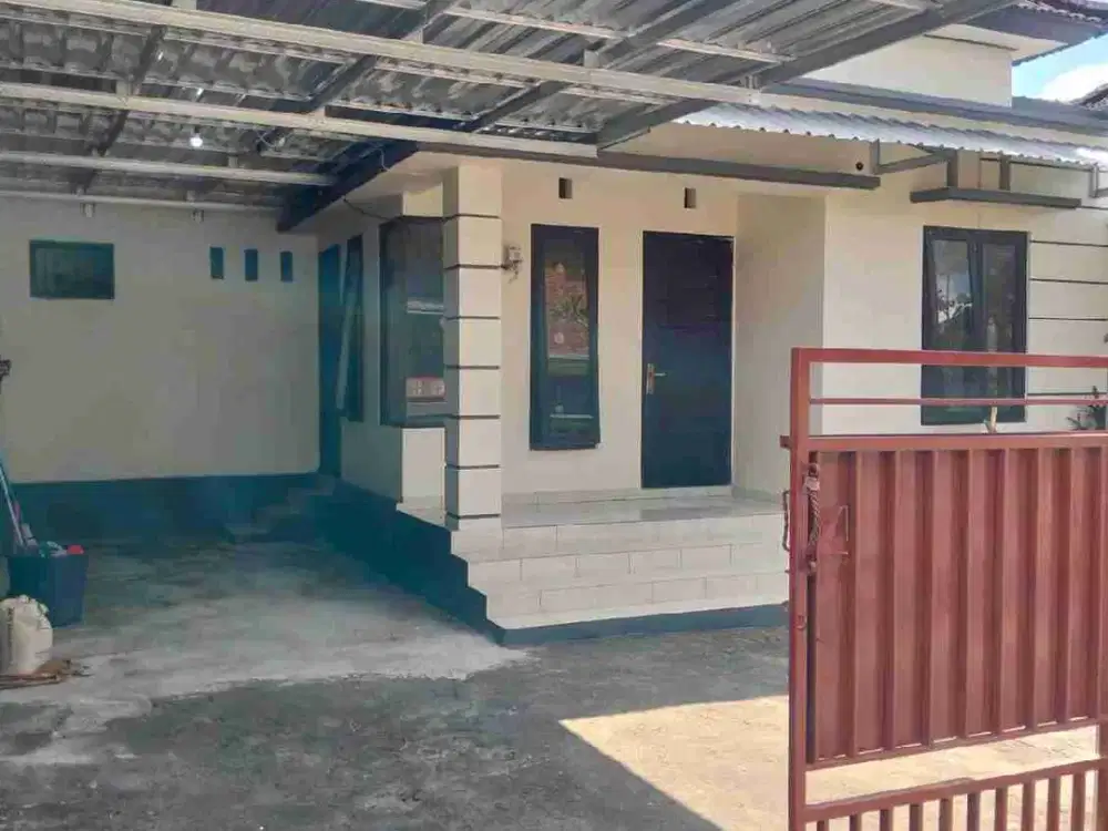 Di jual rumah second minimalis siap sudah di servis berlokasi di Padang bali dalung tidak jauh ke Canggu