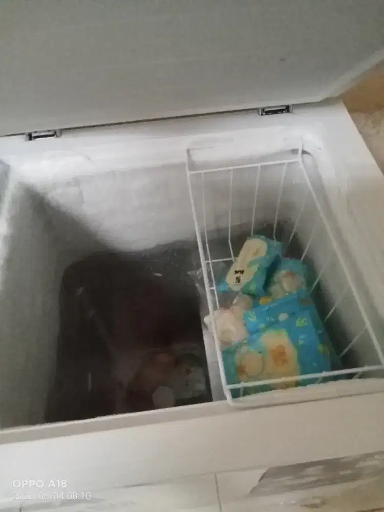 DIJUAL FREEZER MEREK ISA