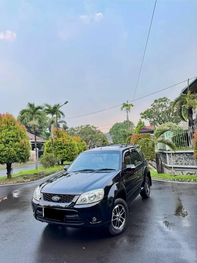 Escape Limited Sunroof Type Tertinggi Siap Pakai