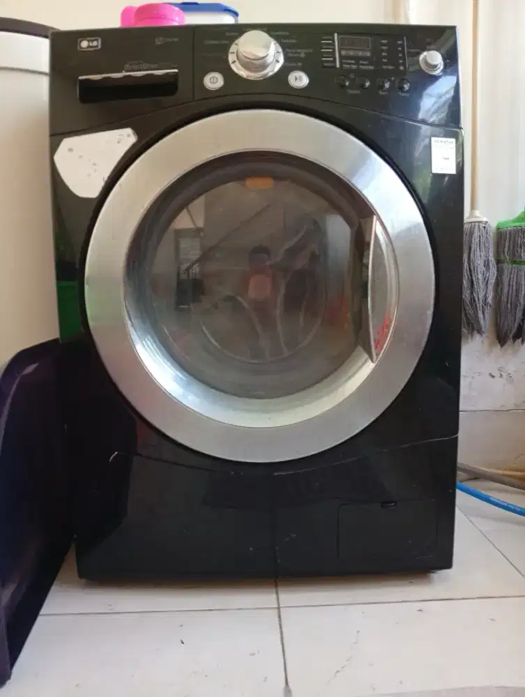 Mesin cuci merk LG