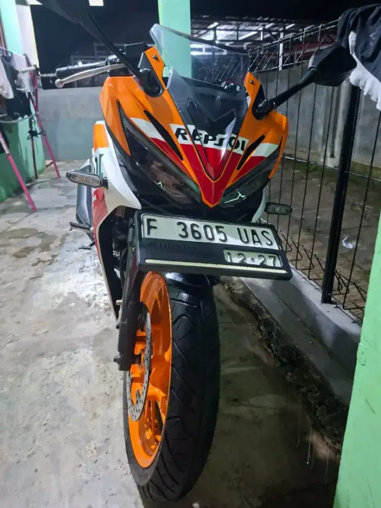Dijual CBR 150 barang mulus