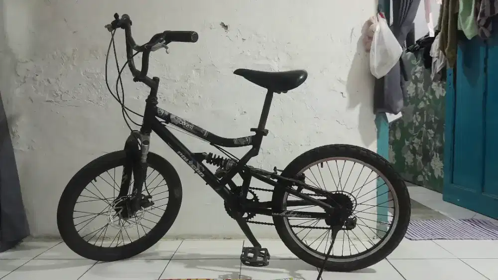 Sepeda BMX POLYGON STORM ring 20