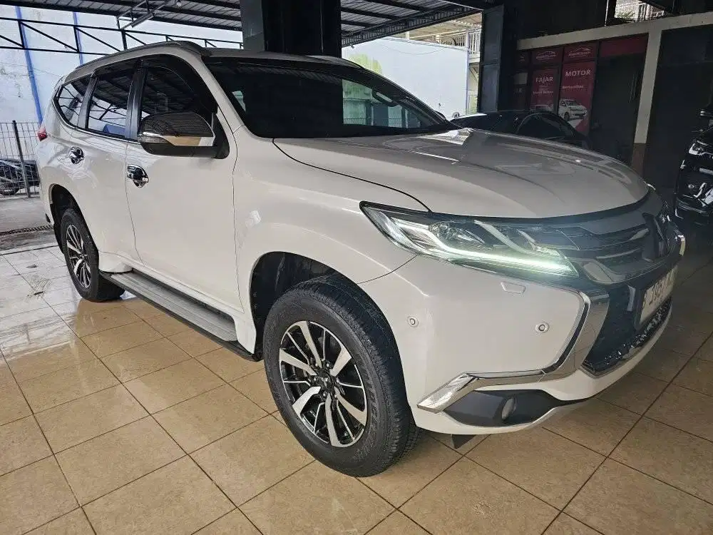 Mitsubishi Pajero Sport Dakar 4x2 Ultimate 2019 Putih