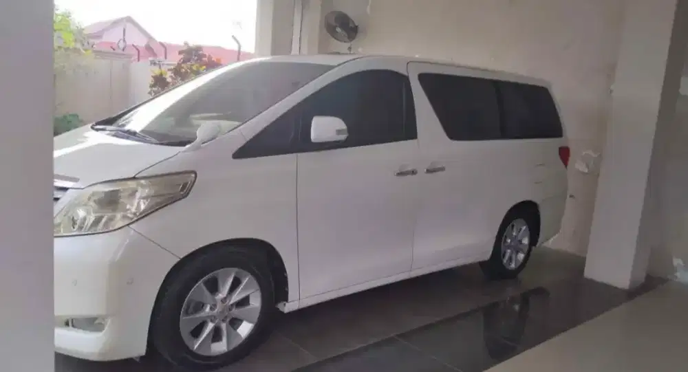 Toyota Alphard 2012