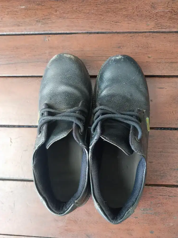 Safety shoes uk 44