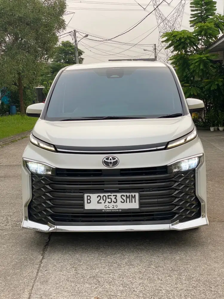 Toyota Voxy 2022 Bensin