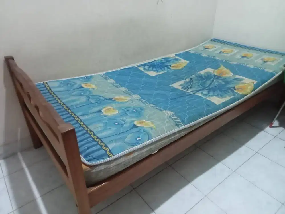 Tempat tidur 10 cm dan kasur