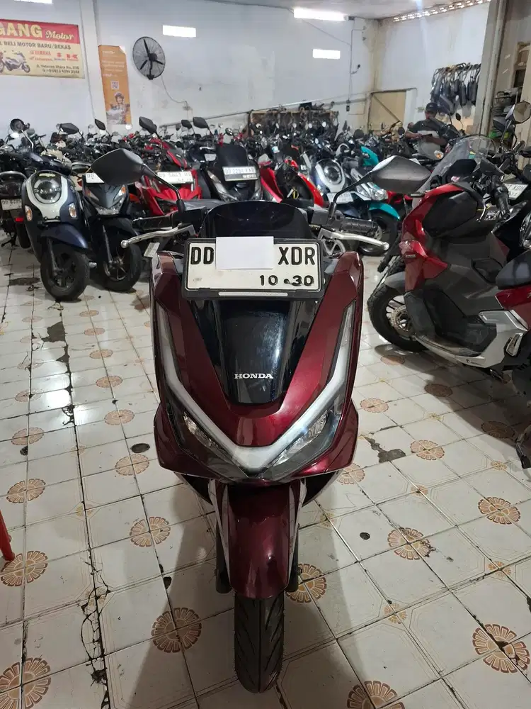 Honda PCX abs Roadsync 160cc 2025 merah