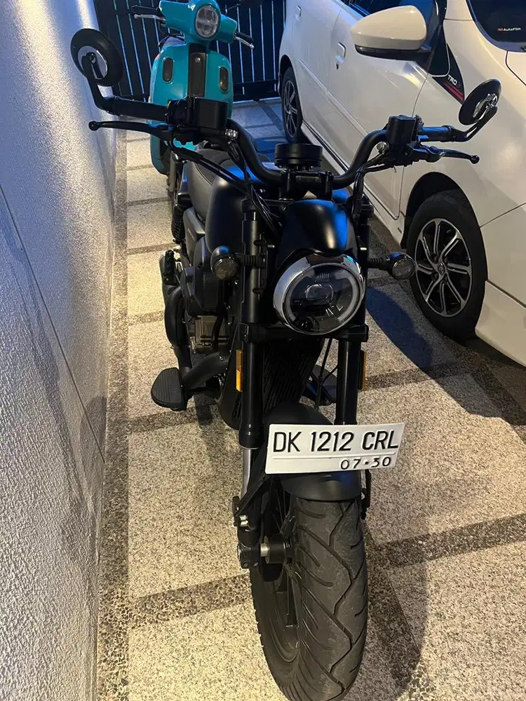 Qj Motor SRV 250 AMT BLACK