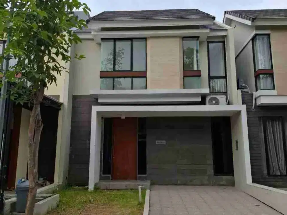 Disewakan rumah semi furnished di nortwest lake Surabaya