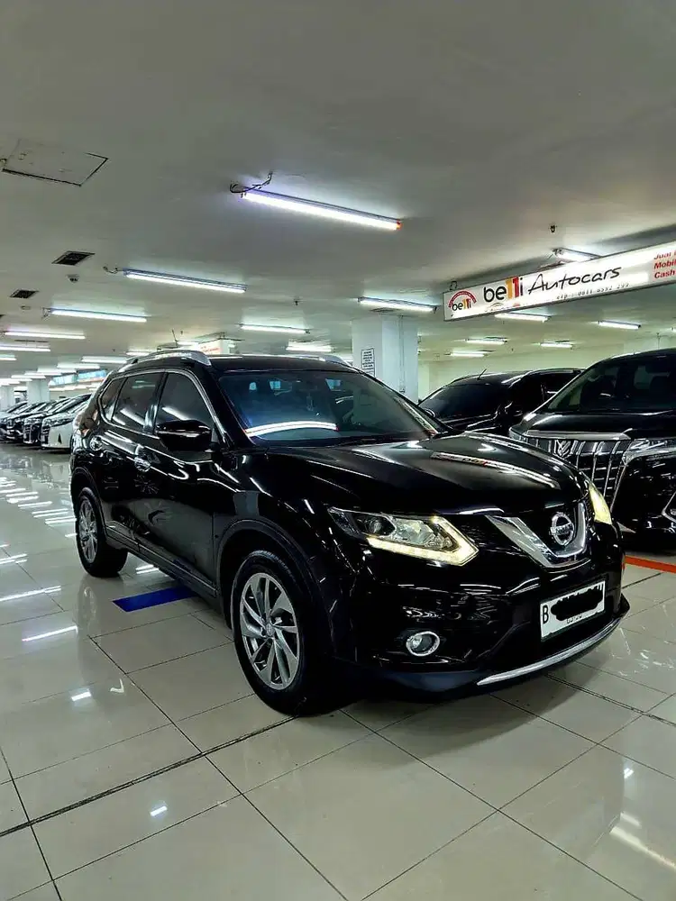 XTRAIL 2.5 AT 2015 hitam