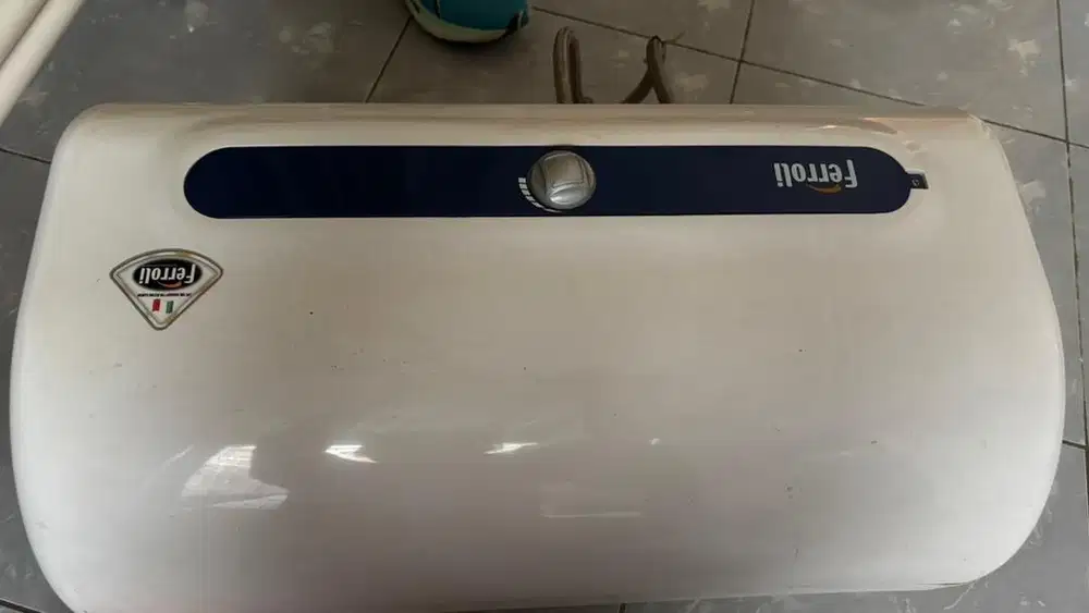 DIJULAN MURAH WATER HEATER FERROLI 30 lt