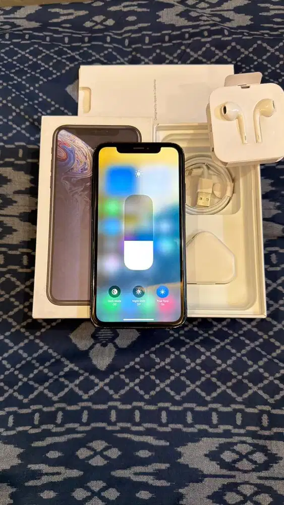 Iphone Xr Black 64GB Lengkap Terdaftar