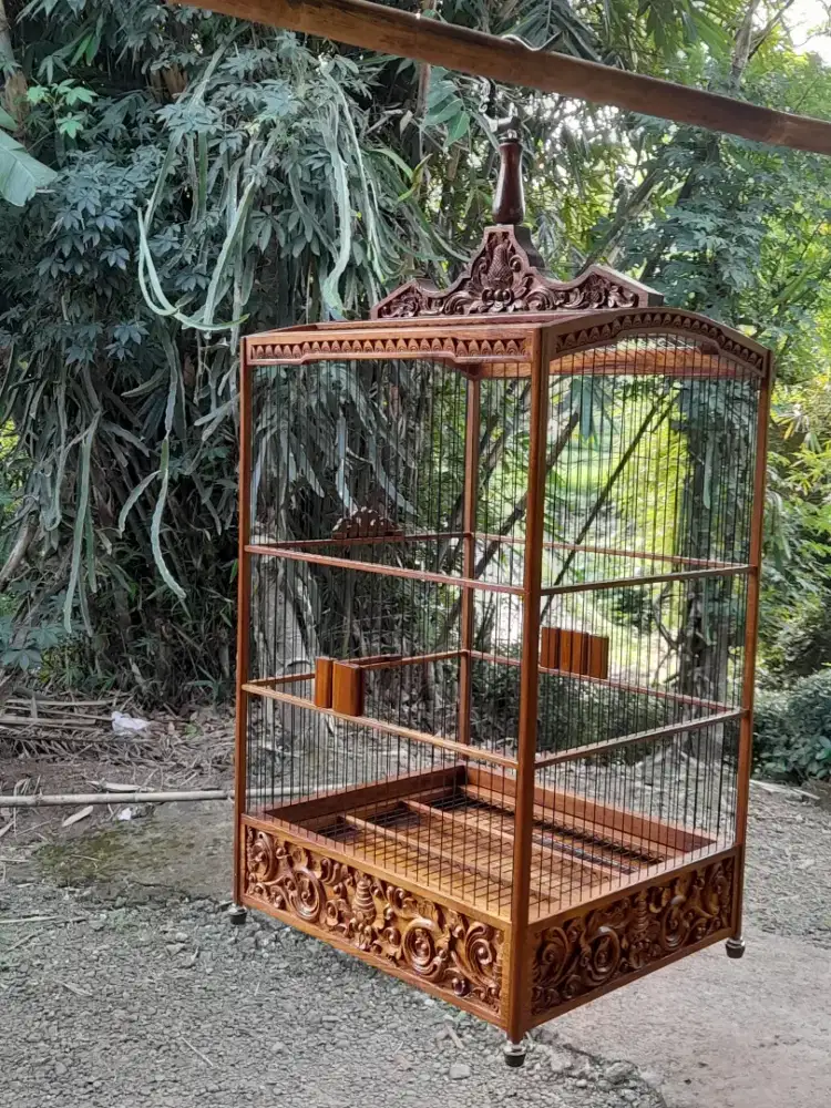 Sangkar ukir kayu jati tua