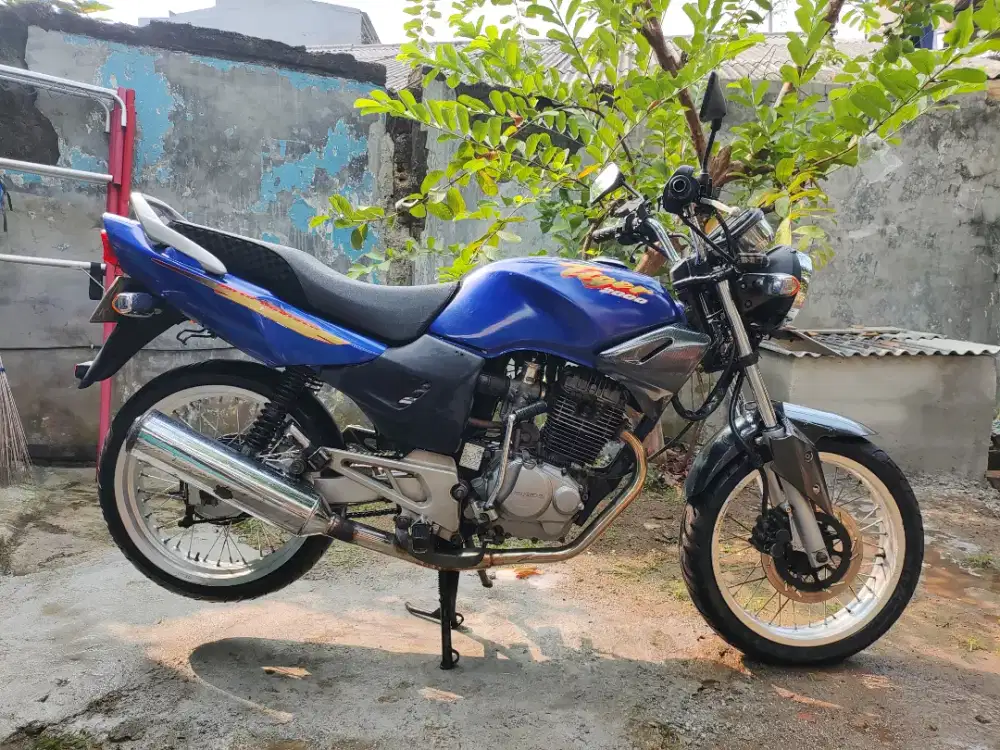 Jual motor Tiger 2000 th 2005