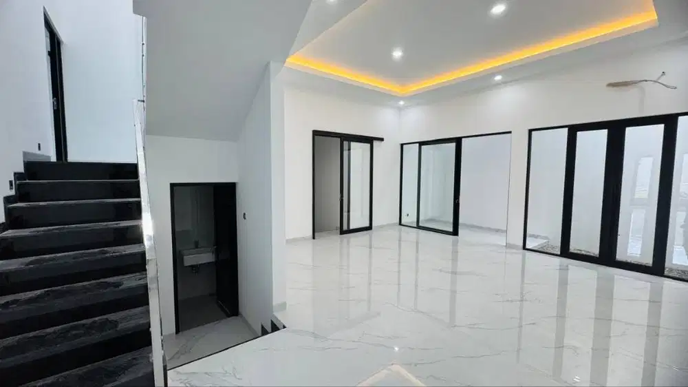 Dijual Rumah Baru Gress Pakuwon City Grand Island 2,5 Lantai Siap Huni