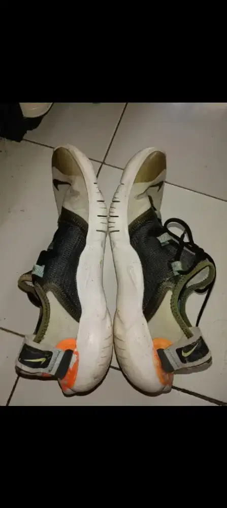 Dijual Sepatu Nike size 43 (size 41 dan 42 masih aman kalau dipakai)