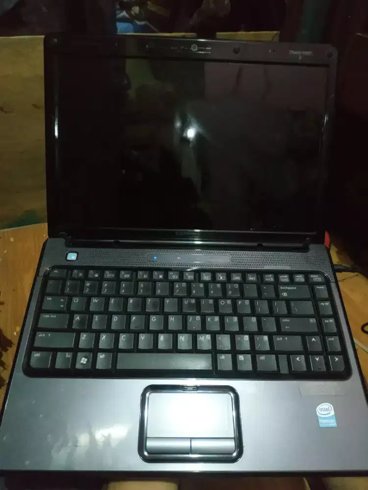 Laptop HP Compaq V3700