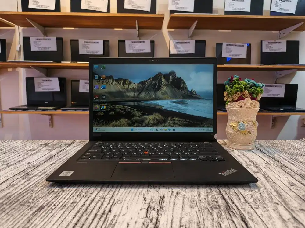 Laptop LENOVO THINKPAD T14S GEN 1 Intel Core i7-10610U Ram 8GB