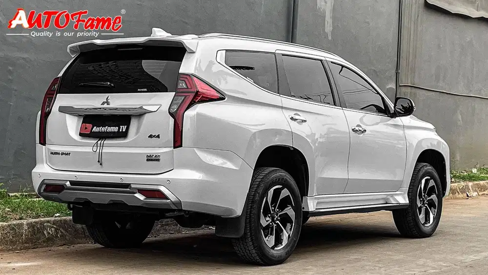 MITSUBISHI PAJERO SPORT DAKAR ULTIMATE 4X4 AT WHITE NIK 2024