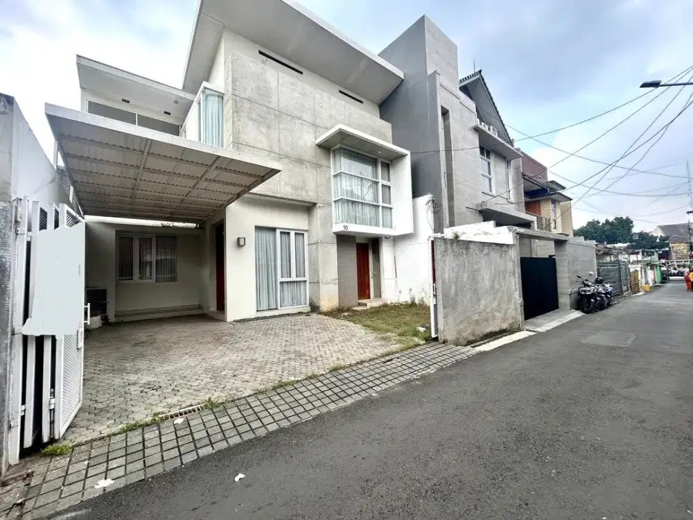 Dijual Rumah Mewah dan Nyaman Siap Huni Di Daerah Tebet!