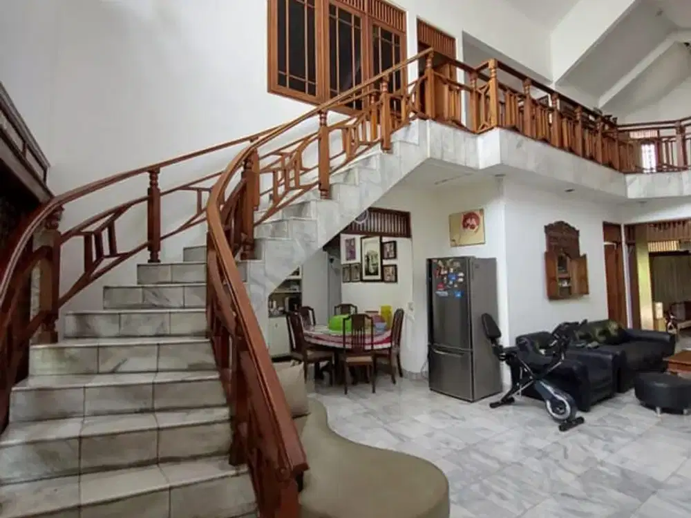 Rumah Mewah di Kota Yogyakarta Dekat Malioboro Cocok Guesthouse Homestay tepi aspal gambiran
