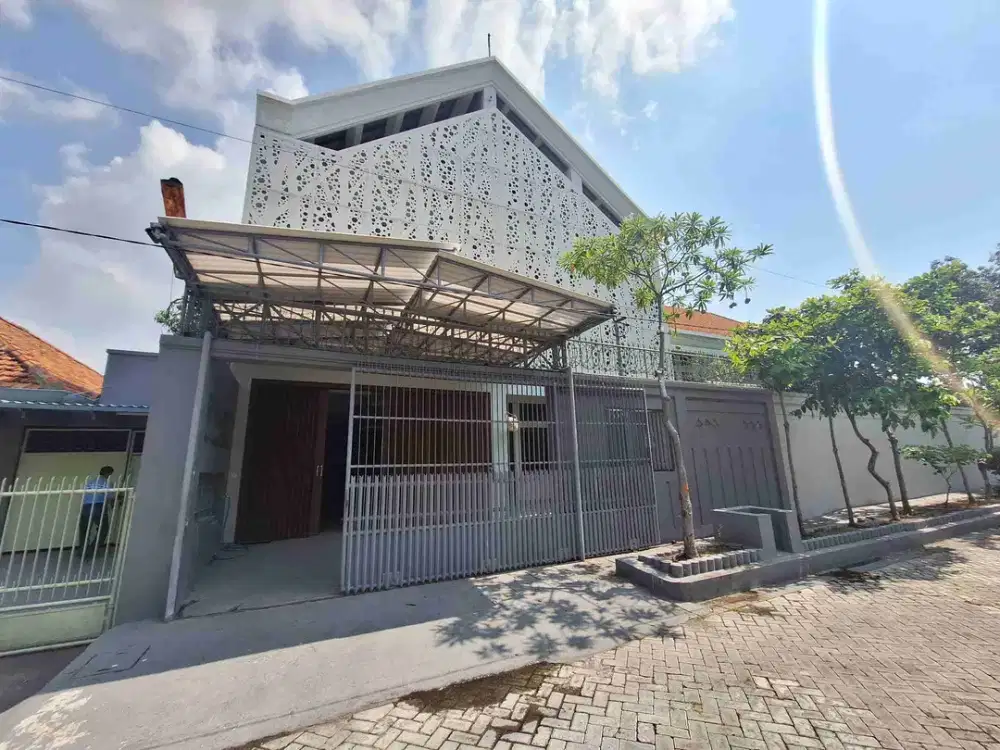 Rumah Mewah Baru 3 Lantai di Jalan Sidoyoso Surabaya