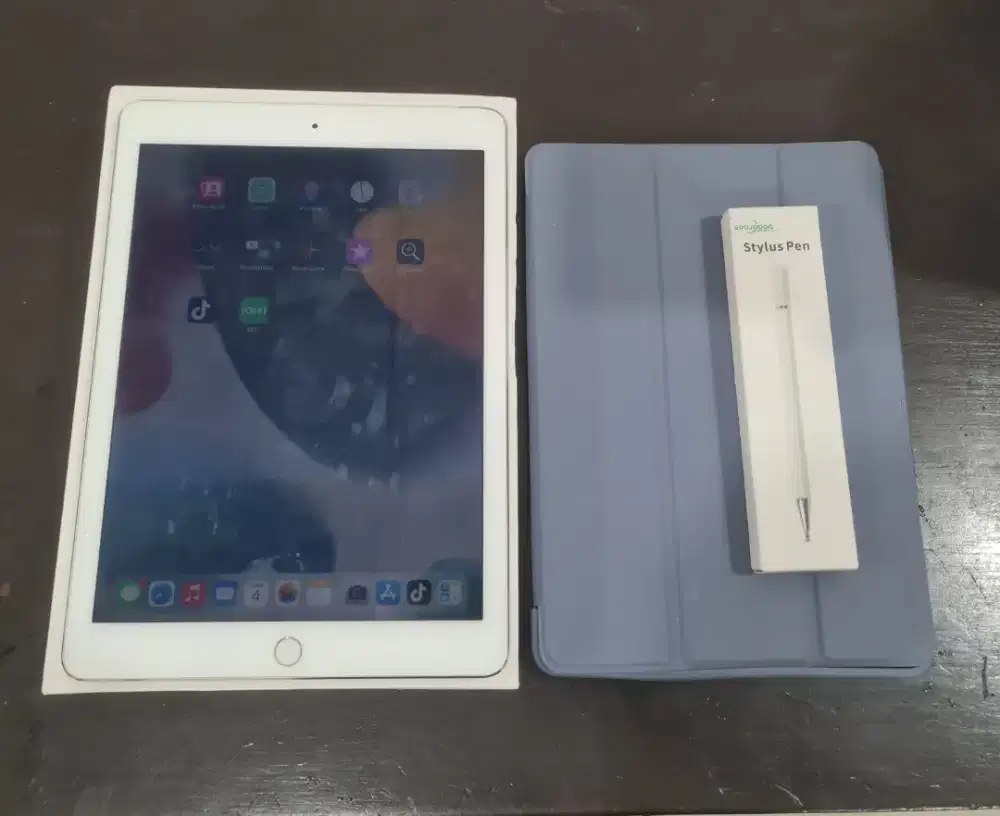 Ipad air 2 64 gb fullset dus case stylush pen kondisi mulus normal