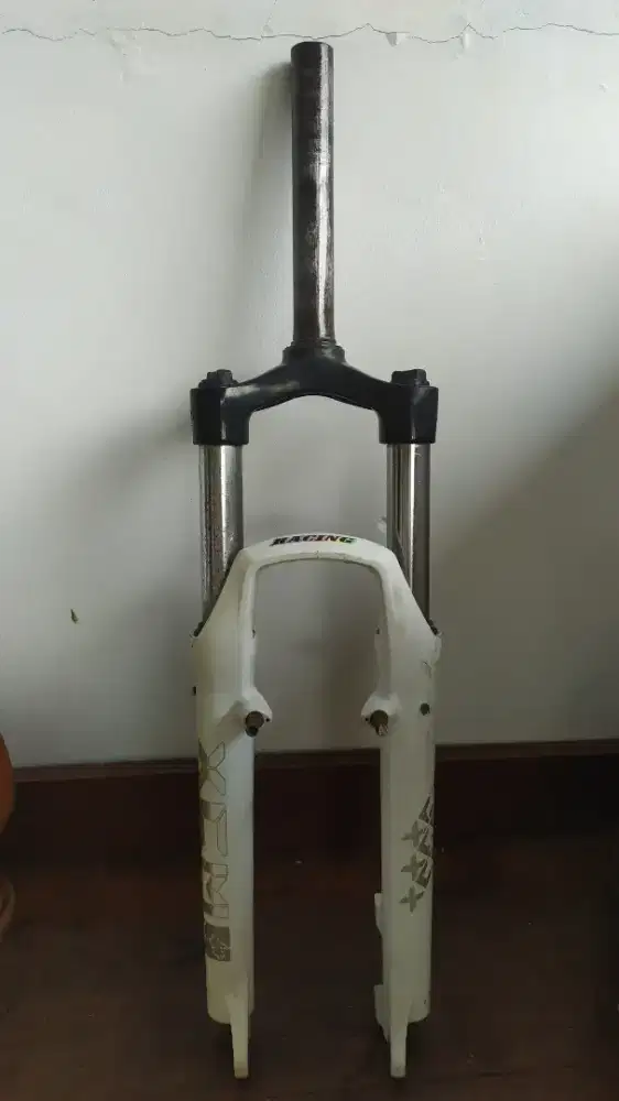 Fork Depan Sepeda MTB