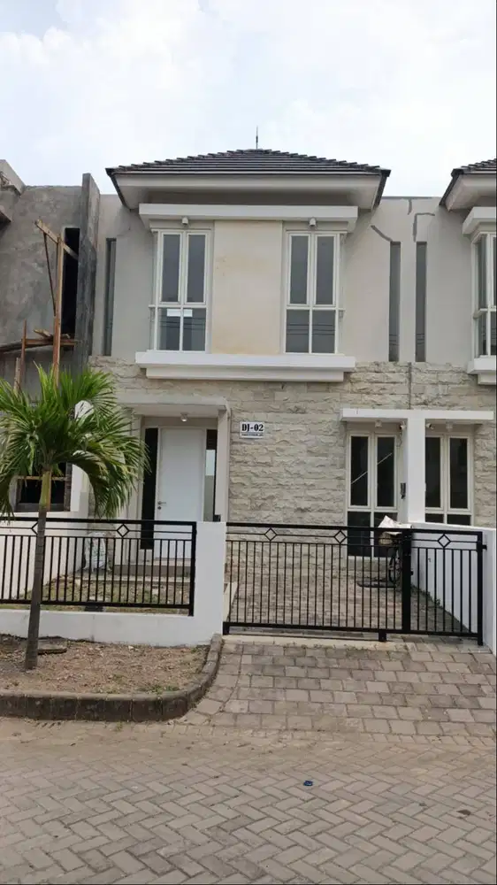 Jual Cepat Rumah Baru Lokasi Strategis Free wifi 1 tahun Milik Pribadi