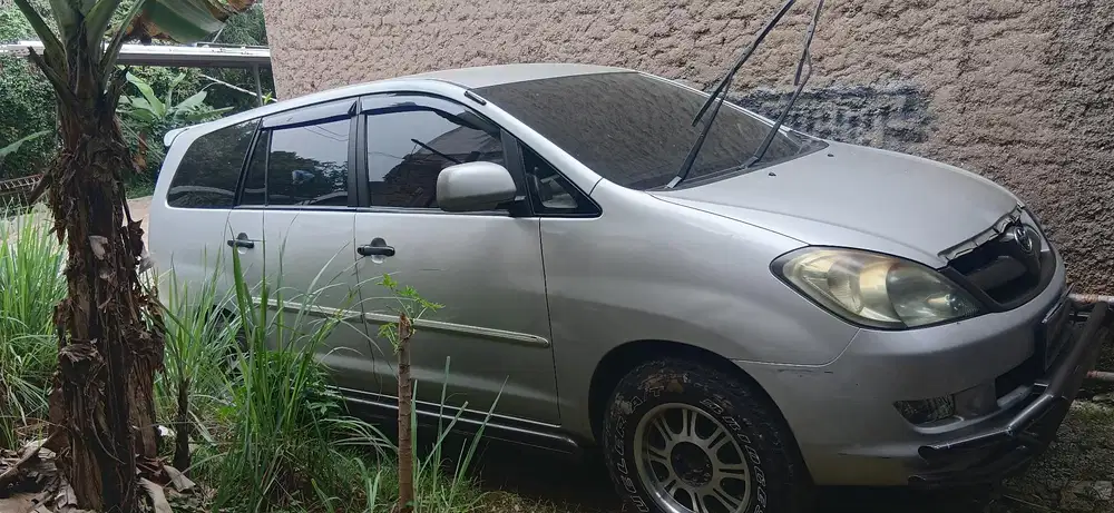 Toyota Kijang Innova 2005 Bensin