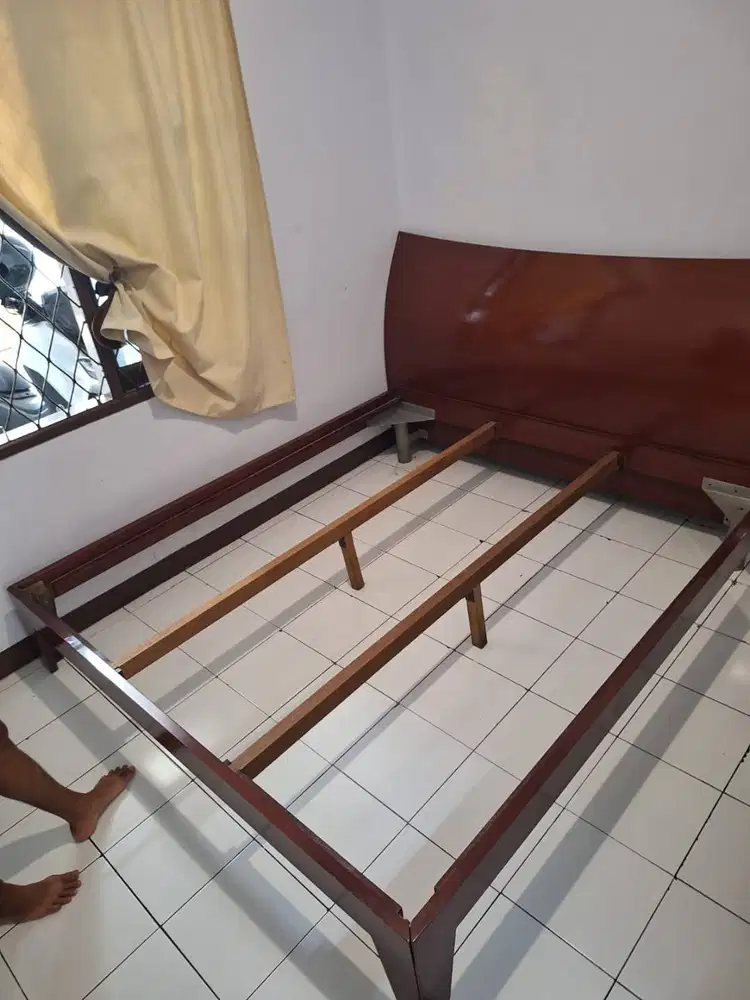 Bed Frame Vinoti Jati Premium Queen Size Minimalis Modern like new