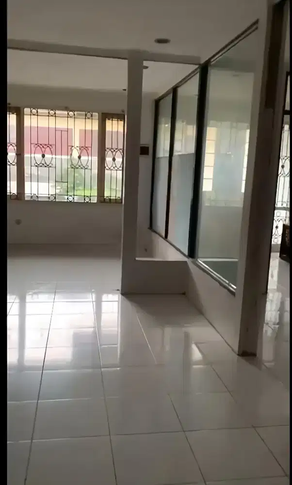 Rumah strategis 2 lantai bisa kantor di karapitan Buahbatu BKR bandung