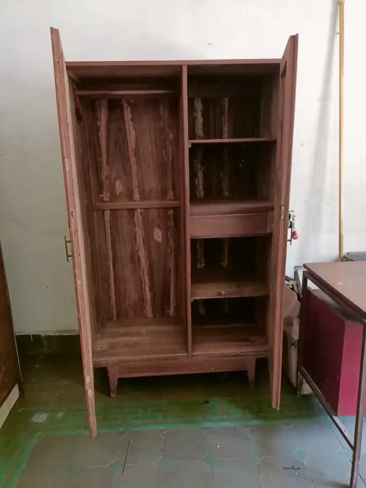 Lemari jati asli antik