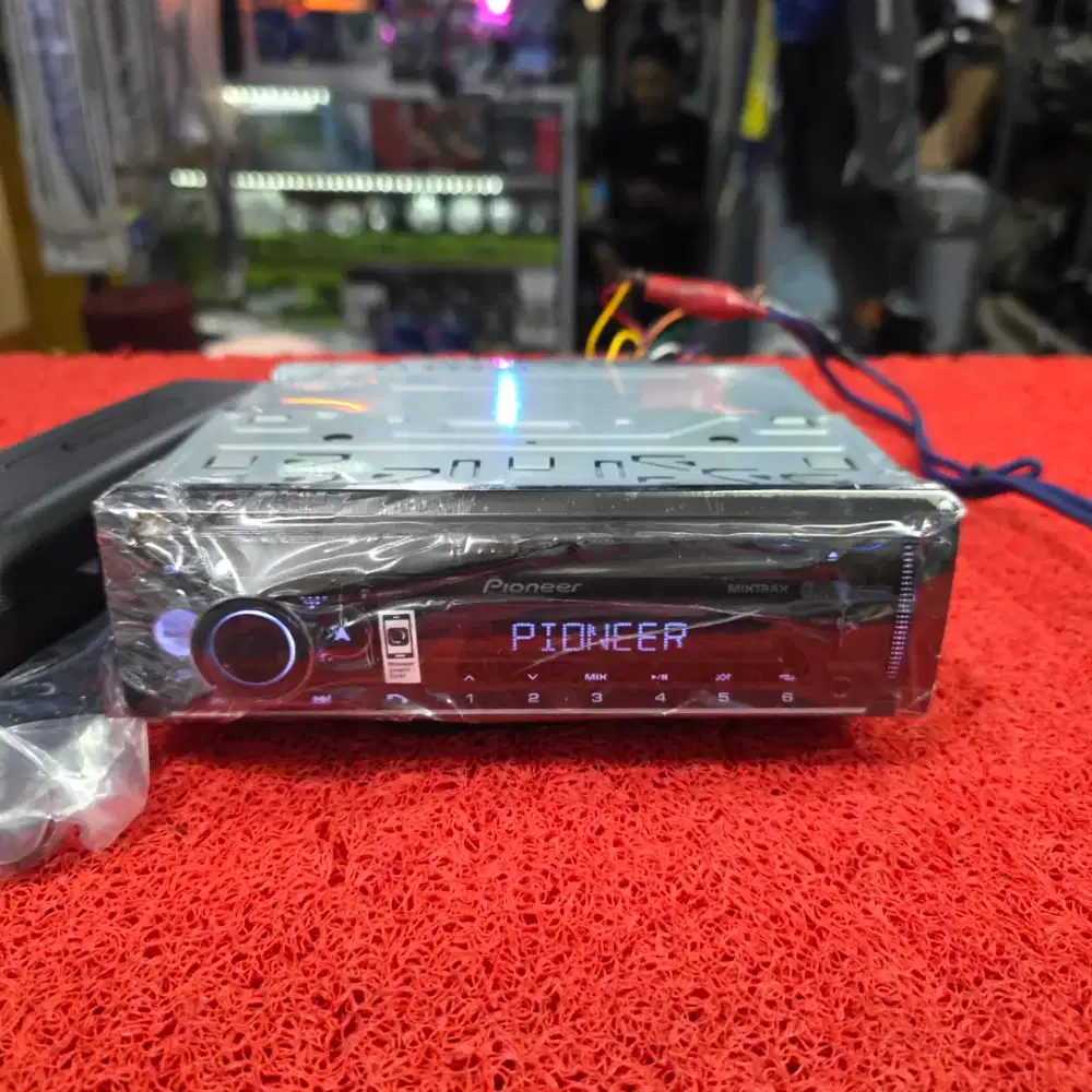 Head Unit Single Din Pioneer DEH-S5250BT Bluetooth USB CD Aux Radio