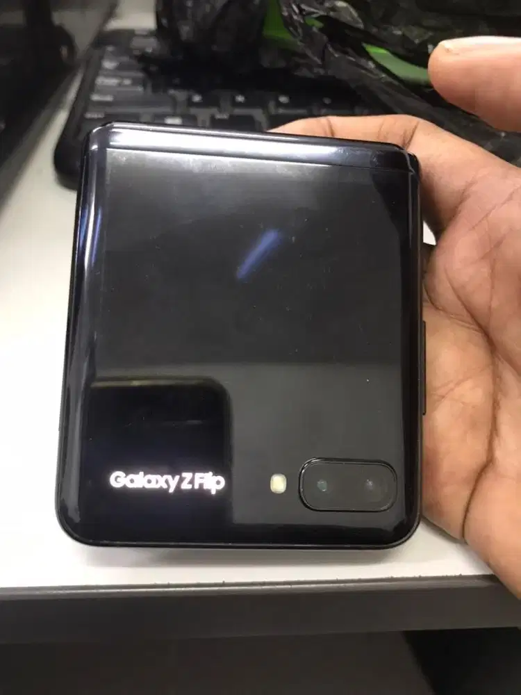 Samsung Z Flip 1