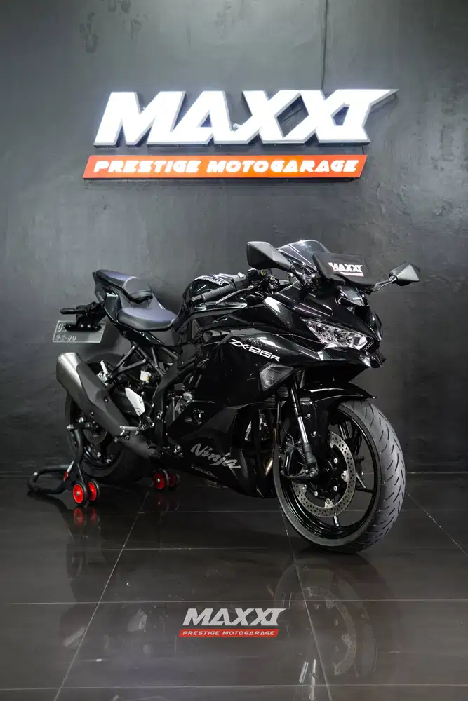 KAWASAKI ZX25R BLACK NON ABS 2024  CBR250RR  R25