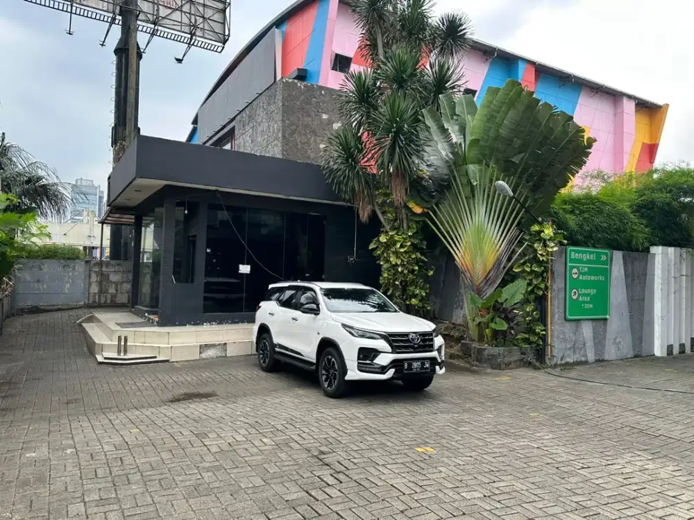 Disewakan Ex Showroom TB Simatupang Cilandak LT 2.100 m² Lokasi Premium Jalan Utama