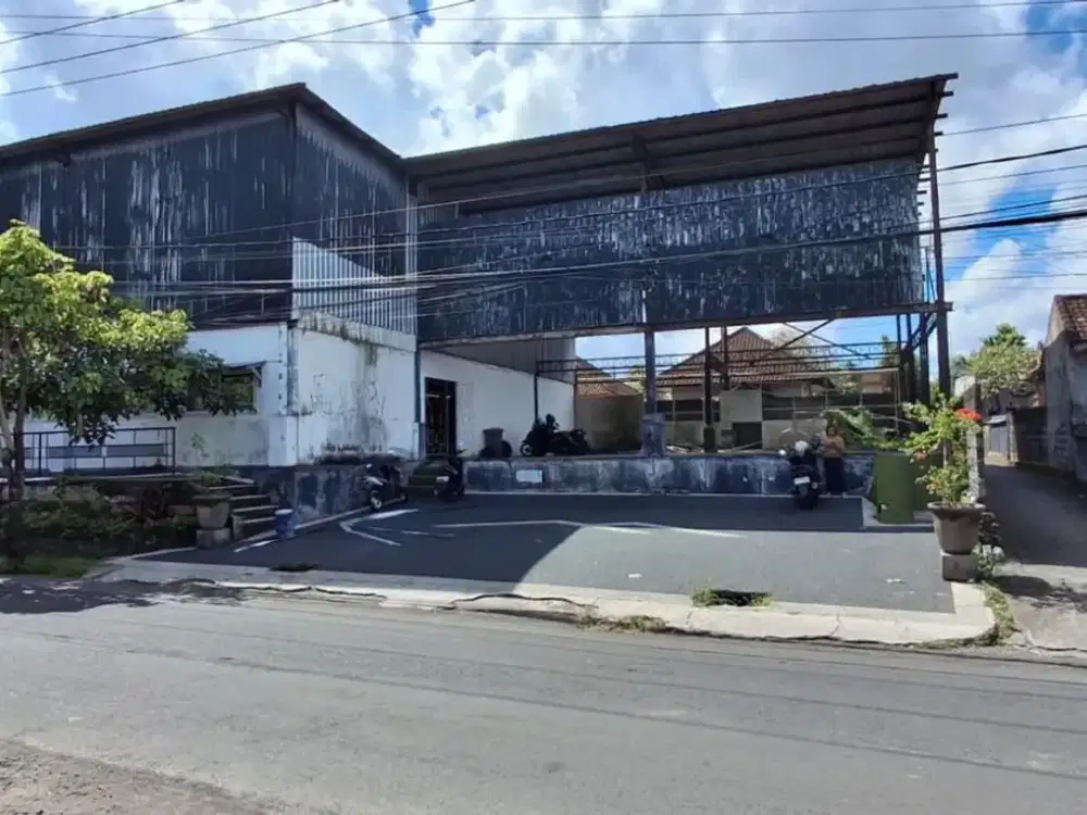 Tempat usaha & kantor jalan utama Disewakan, di Padonan canggu