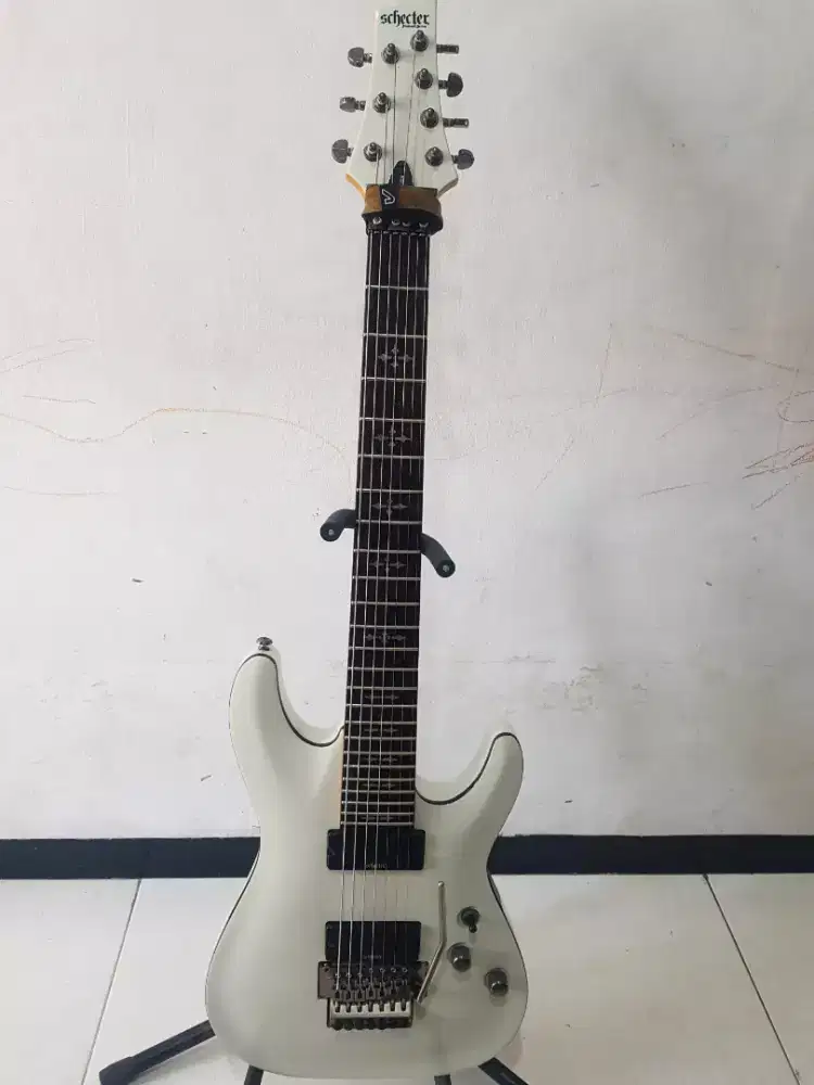 Schecter diamond series senar 7