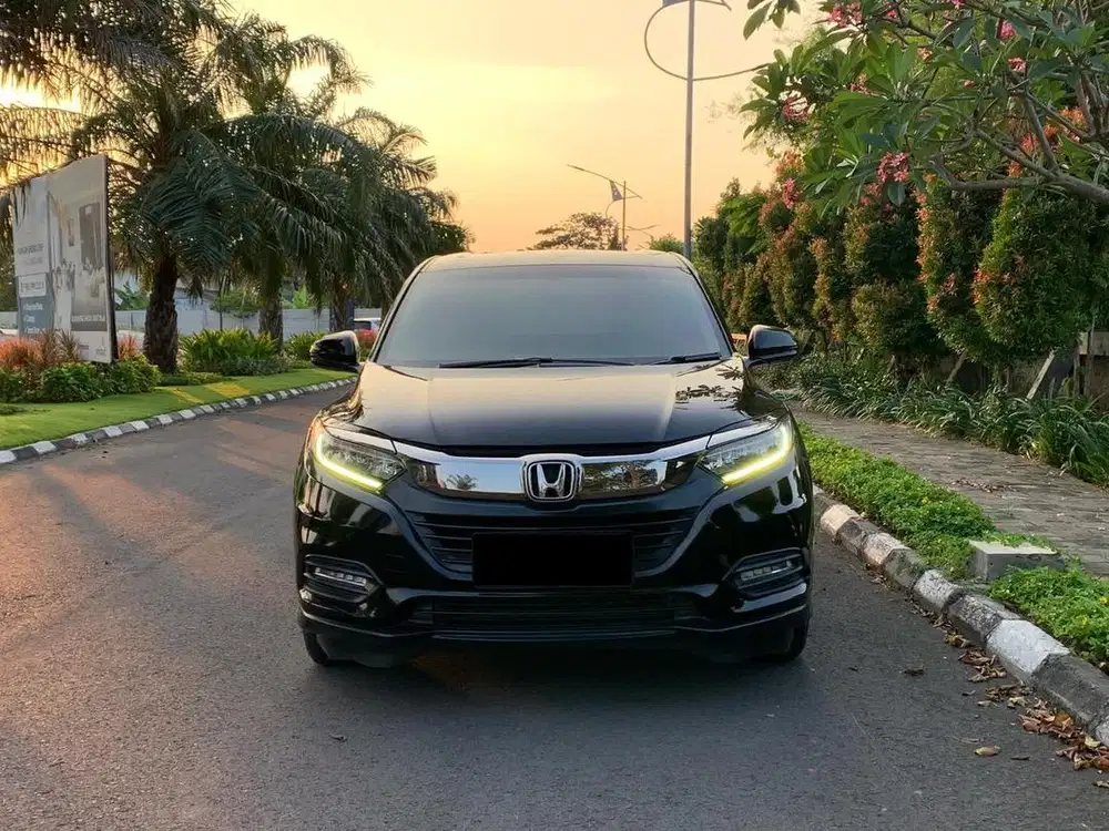 Honda HRV 1.5 SE 2022 Matic Hitam Facelift Plat S