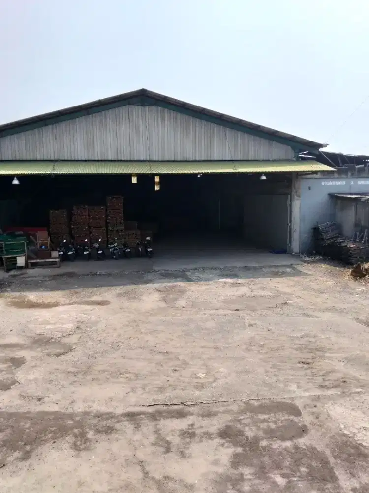 Mencari sopir forklift
