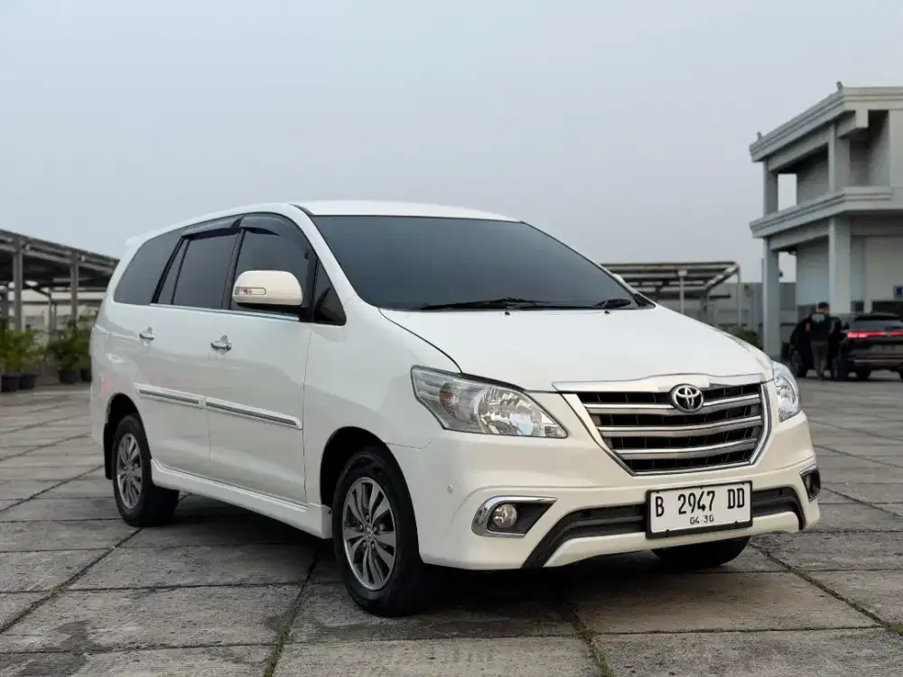 Innova  V at diesel 2015