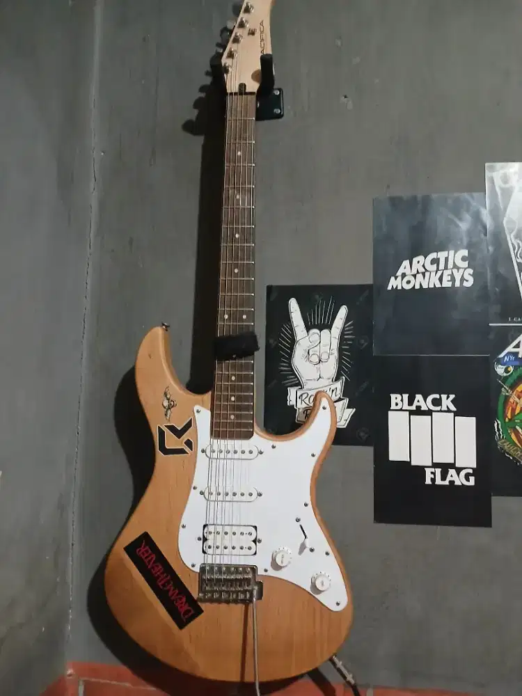 Gitar Yamaha pacifica 112j