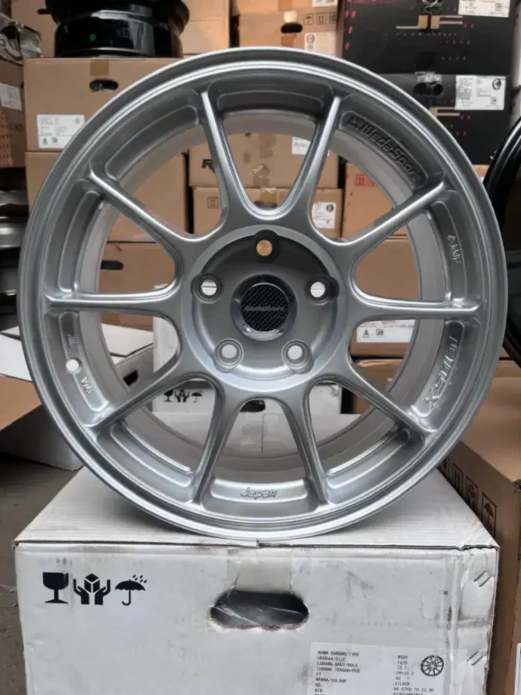 Wedssport tc105x ring 16 lebar 7 pcd 5x114,3 ET 40 ertiga brv luxio