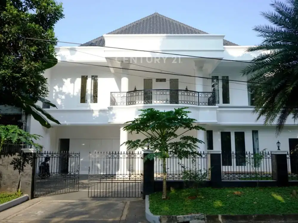 Dijual Rumah Siap Huni Dengan Kolam Tenang Di Pondok Indah