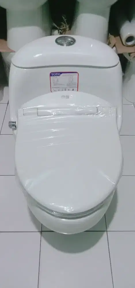 Kloset monoblok Toto type CW894J ECO washer lengkap.